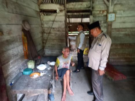 Dengar Warganya Hidup Memprihatinkan, Plt Bupati Kuansing Minta Baznas Tinjau Kondisi Mbah Karma